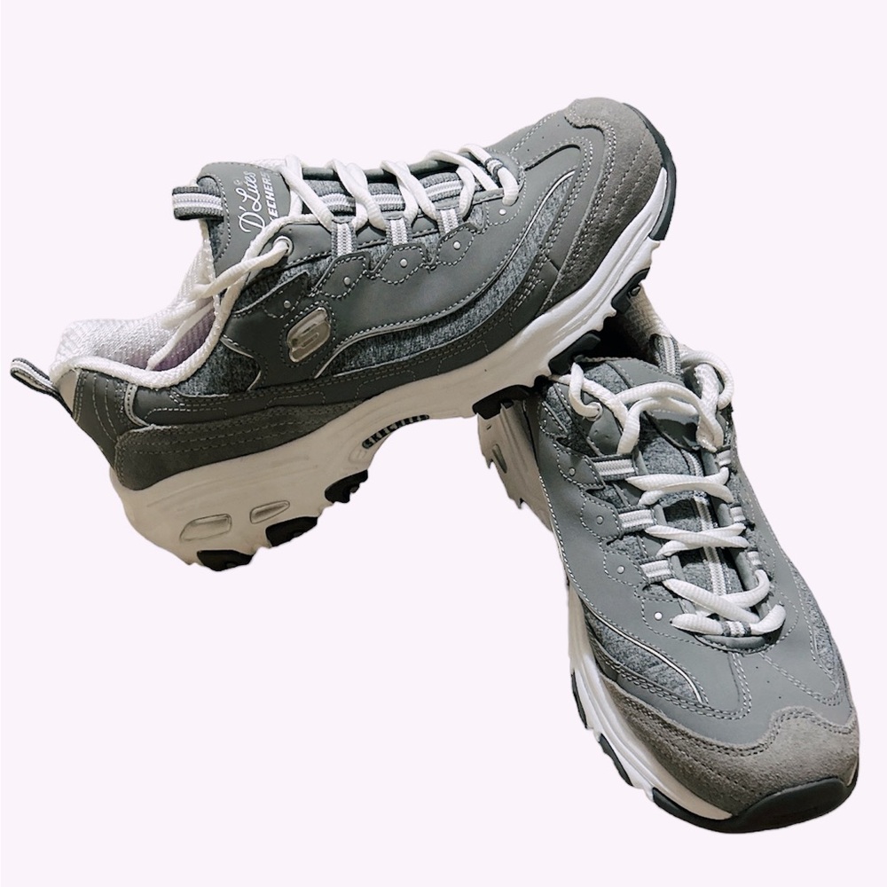 Sketchers Women's D'Lites Walking Sneakers Size 9.5 Wide Fit Memory Foam